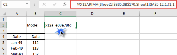 Seleccione la celda en su libro de trabajo con el modelo X12ARIMA. La celda tendrá un valor que comienza con 'x12a_' y una fórmula que comienza con una función X12ARIMA(.).